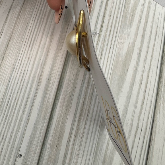 VTG gold pearl leaf pierced earrings designer runway - Picture 5 of 6